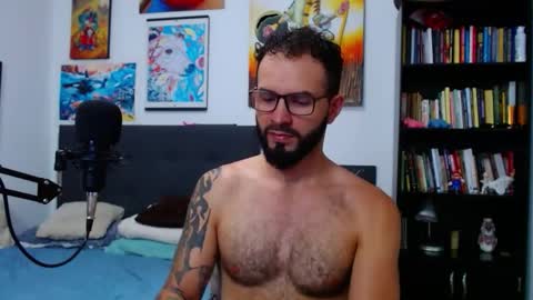 Snapshot of akiles_r chatting on December 4, 11:13 pm akiles online show from December 4, 11:13 pm