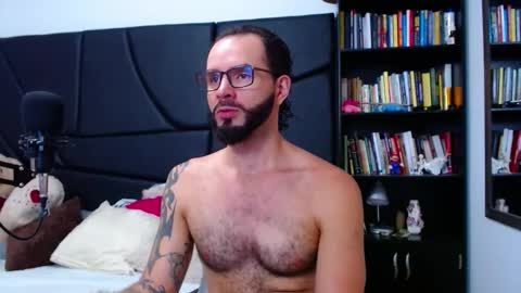 Snapshot of akiles_r chatting on January 14, 11:09 pm akiles online show from January 14, 11:09 pm
