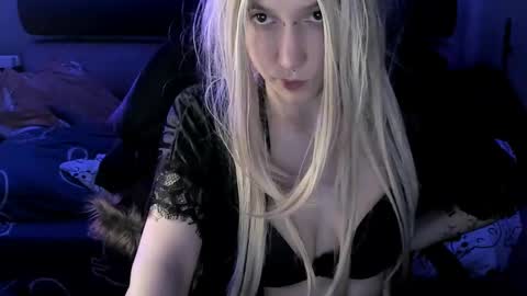 Snapshot of akira_ivyy chatting on February 27, 7:47 pm Akira online show from February 27, 7:47 pm