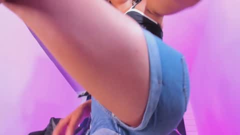 Alahia Rodriguez online show from September 26, 8:57 pm