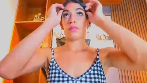 Alahia Rodriguez online show from June 18, 7:51 pm