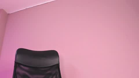 Snapshot of alahia_betancur chatting on February 26, 4:35 pm Alahia  online show from February 26, 4:35 pm