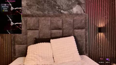 alahyapalmer_ online show from September 14, 9:30 am