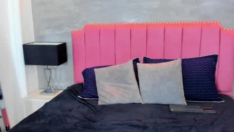 alaia_colins online show from September 24, 4:05 am