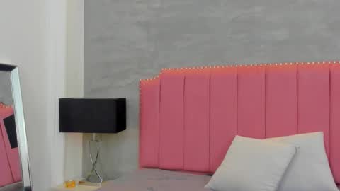 alaia_colins online show from December 5, 3:37 am