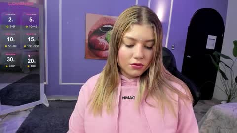 Alaia online show from November 10, 12:37 pm