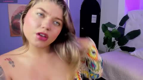 Alaia online show from November 26, 2:18 pm