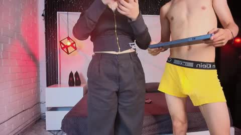 Snapshot of alaia_liam chatting on December 7, 11:07 am alaia_liam online show from December 7, 11:07 am