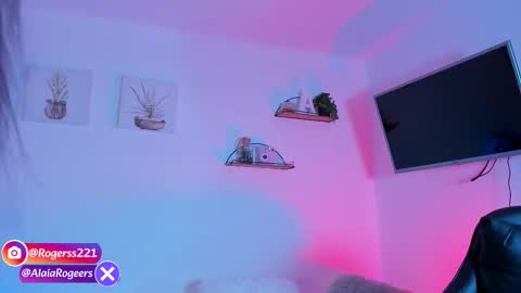   online show from March 18, 10:18 am