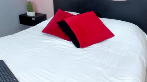     online show from February 8, 1:32 am