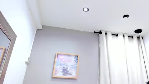     online show from March 8, 10:45 pm