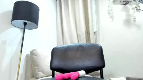 Snapshot of alaiasmile_ chatting on April 21, 1:42 am online show from April 21, 1:42 am