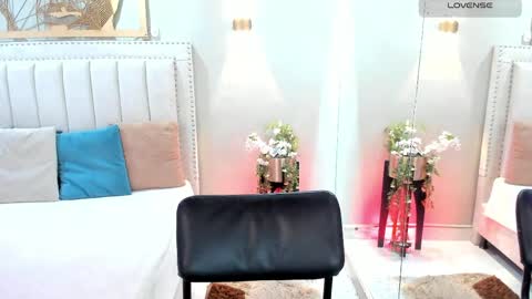 Snapshot of alaiasmile_ chatting on April 27, 7:23 pm online show from April 27, 7:23 pm