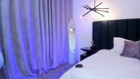 Snapshot of alaiia7 chatting on February 11, 7:52 pm Alaia online show from February 11, 7:52 pm