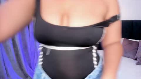 Snapshot of alaiia7 chatting on February 28, 7:48 pm Alaia online show from February 28, 7:48 pm