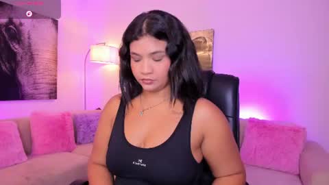 Snapshot of alaiia7 chatting on June 19, 7:06 pm Alaia online show from June 19, 7:06 pm