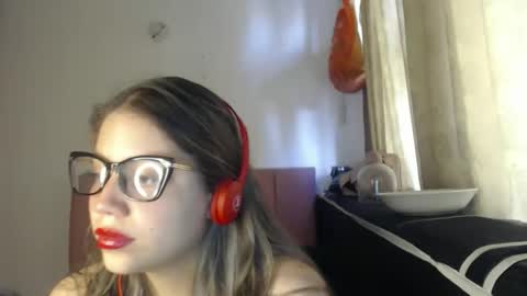 Snapshot of alaina_blessed chatting on May 5, 9:56 pm alaina_blessed online show from May 5, 9:56 pm