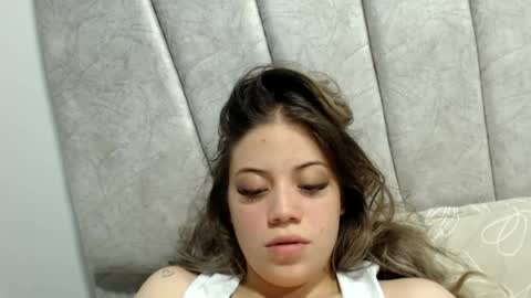 Snapshot of alaina_blessed chatting on August 5, 12:46 am alaina_blessed online show from August 5, 12:46 am