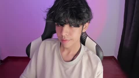 Snapshot of alan18n chatting on December 24, 7:39 am alan18n online show from December 24, 7:39 am