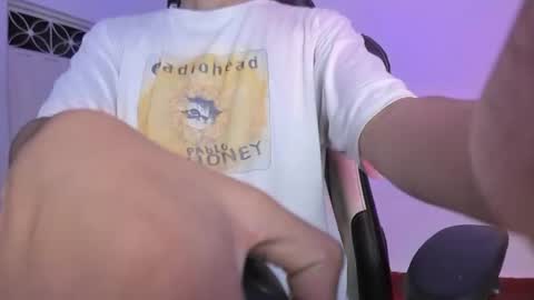 Snapshot of alan18n chatting on February 24, 1:35 am alan18n online show from February 24, 1:35 am