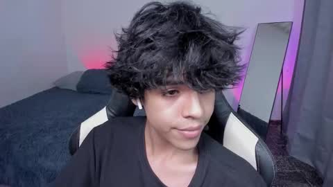 Snapshot of alan18n chatting on January 19, 4:38 am alan18n online show from January 19, 4:38 am