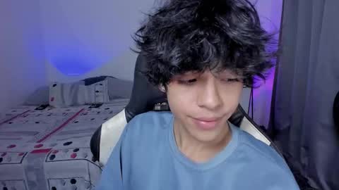 Snapshot of alan18n chatting on February 24, 2:09 am alan18n online show from February 24, 2:09 am