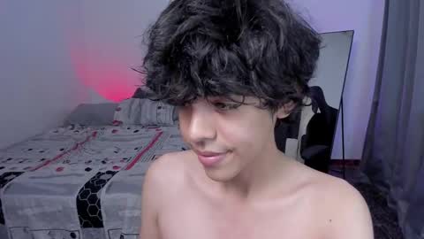 Snapshot of alan18n chatting on February 25, 9:35 pm alan18n online show from February 25, 9:35 pm