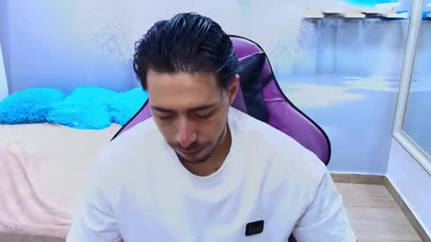 Snapshot of alan_allexander chatting on March 20, 10:58 pm ALAN online show from March 20, 10:58 pm