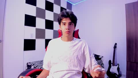 Snapshot of alan_boy01 chatting on October 4, 11:08 am Alan Boy online show from October 4, 11:08 am