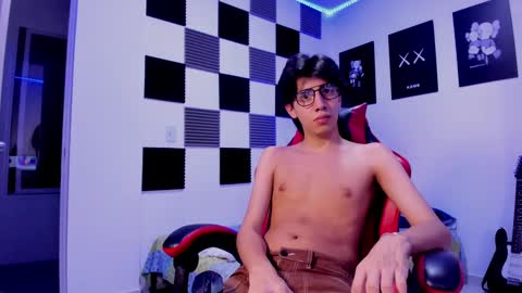Snapshot of alan_boy01 chatting on October 9, 11:25 pm Alan Boy online show from October 9, 11:25 pm