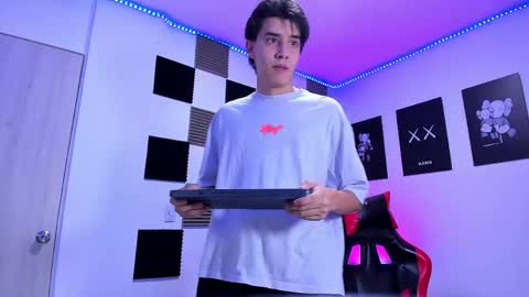 Alan Boy online show from March 21, 1:21 am