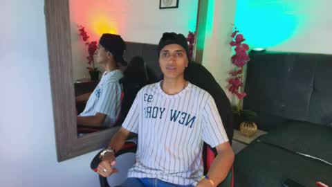 alan_colthon online show from April 25, 3:53 am