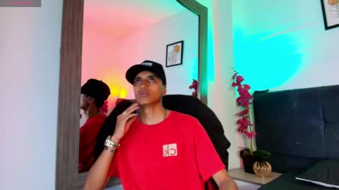 alan_colthon online show from April 28, 3:44 am
