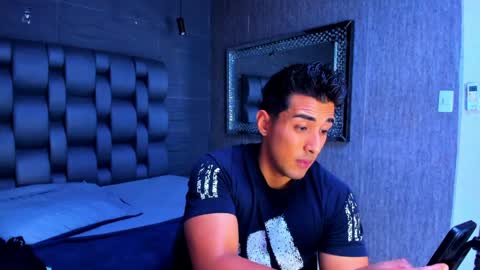 Snapshot of alan_greek_1 chatting on April 20, 11:50 pm Alan greek online show from April 20, 11:50 pm