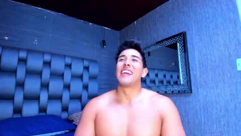 Snapshot of alan_greek_1 chatting on April 27, 11:36 pm Alan greek online show from April 27, 11:36 pm