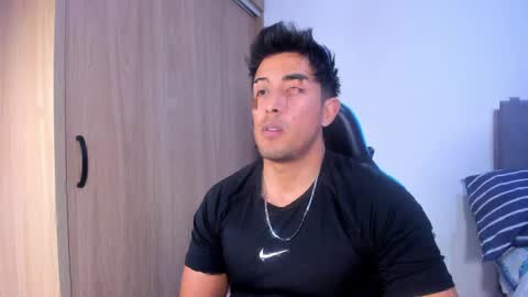 Snapshot of alan_greek_1 chatting on May 5, 12:18 am Alan greek online show from May 5, 12:18 am