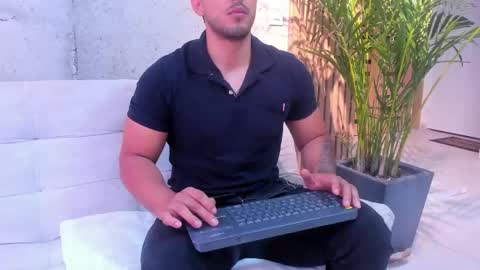 Snapshot of alan_greek_1 chatting on May 13, 11:18 am Alan greek online show from May 13, 11:18 am