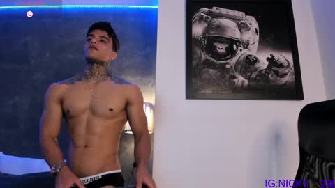 alan_morrys online show from December 28, 2:22 am