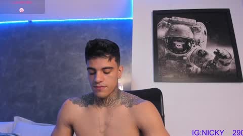 alan_morrys online show from January 24, 1:35 am