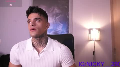 alan_morrys online show from April 12, 12:48 am