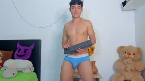 Snapshot of alan_zk chatting on June 28, 6:52 am Alan online show from June 28, 6:52 am