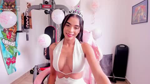 Snapshot of alana__roxxxy chatting on October 7, 1:30 pm Alana online show from October 7, 1:30 pm