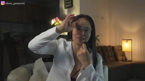 Alana Gasparini online show from November 21, 2:32 am