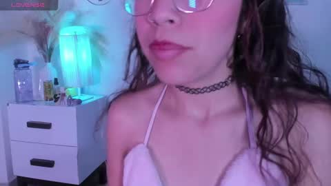 Snapshot of alana_jansen chatting on December 1, 4:29 pm Alana online show from December 1, 4:29 pm
