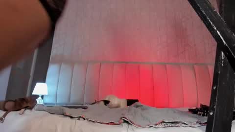 Snapshot of alana_jones__ chatting on December 8, 3:13 pm Alana Jonnes - SwItCh BDSM SLAVE AND DOMINATRIX online show from December 8, 3:13 pm