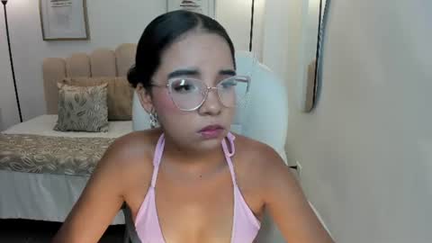 Snapshot of alana_martiins chatting on June 21, 3:42 am alana online show from June 21, 3:42 am