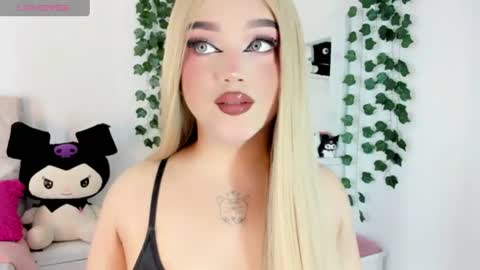 Snapshot of alana_muller_ chatting on June 19, 5:01 am Alana Muller online show from June 19, 5:01 am