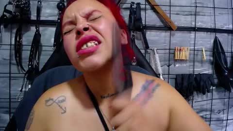 Snapshot of alana_roth chatting on January 6, 11:29 pm ALANA ROTH online show from January 6, 11:29 pm