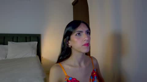 Snapshot of alana_sofia_ chatting on May 21, 3:19 pm Alana Tobias online show from May 21, 3:19 pm