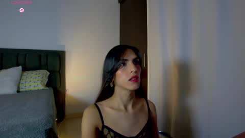 Snapshot of alana_sofia_ chatting on June 4, 8:15 pm Alana Tobias online show from June 4, 8:15 pm